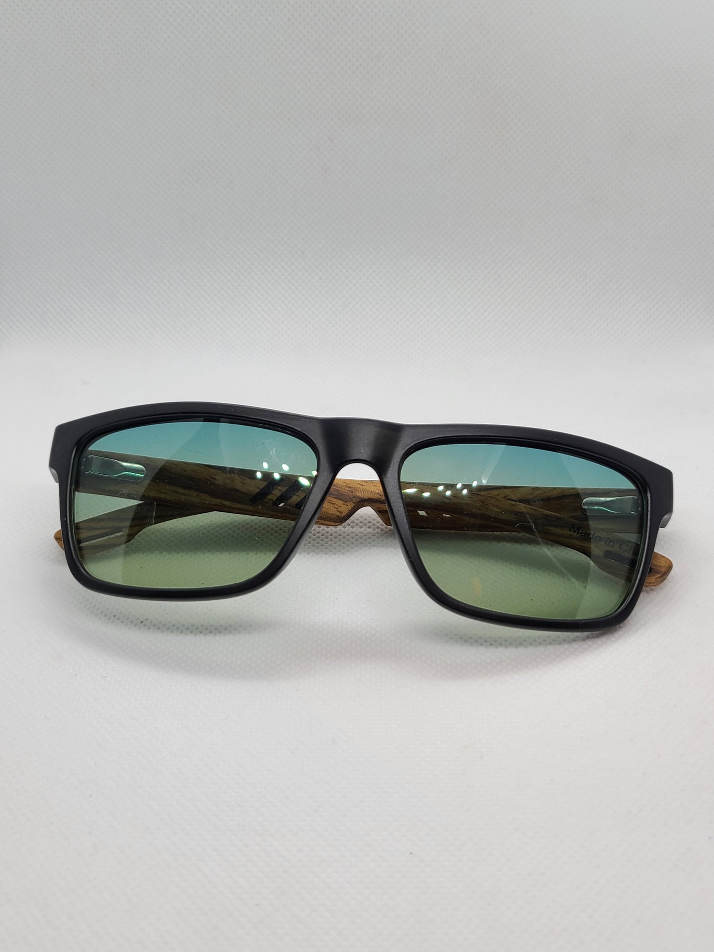 Polarized bamboo sunglasses